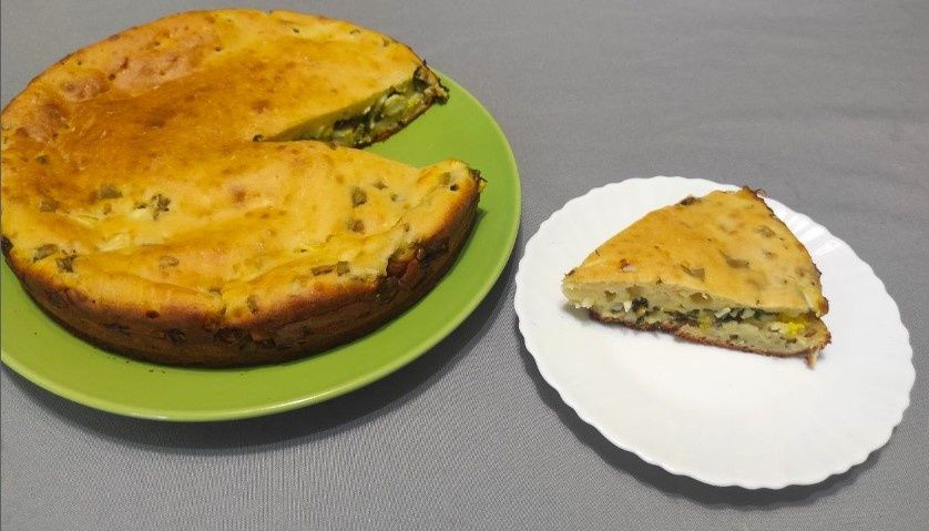 Пирог с зелёным луком и яйцом: бюджетный хит для весеннего стола