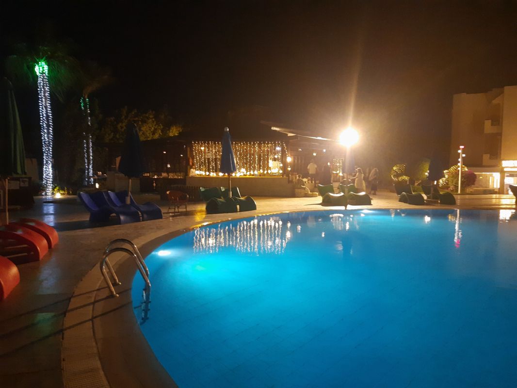 ������� � ������� ��� � ���������� ����� Ivy Cyrene