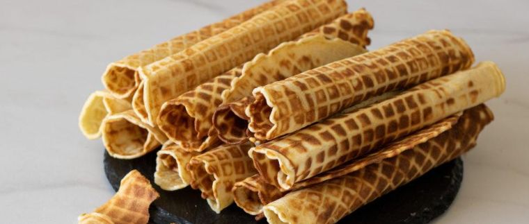 Как приготовить хрустящие вафельные трубочки с заварным кремом