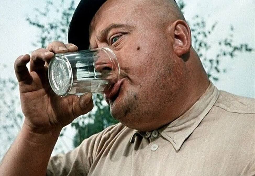 Неправильные закуски к водке, которые могут испортить ваш вечер