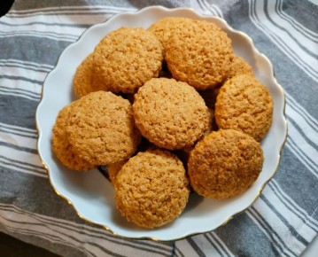 Нежные коржики на сметане: простота и вкус на вашей кухне