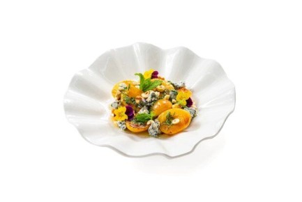 Нежный салат с абрикосами и голубым сыром для летнего стола