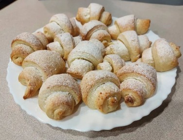 Нежные творожные рогалики для уюта