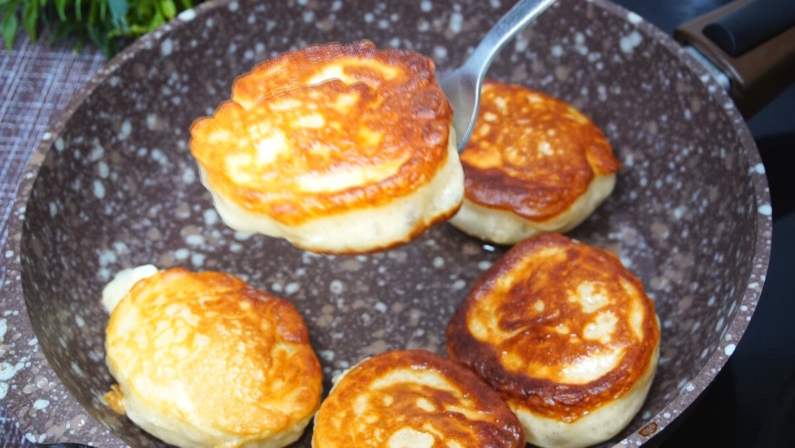 Пышные оладьи на кефире: секреты идеального вкуса