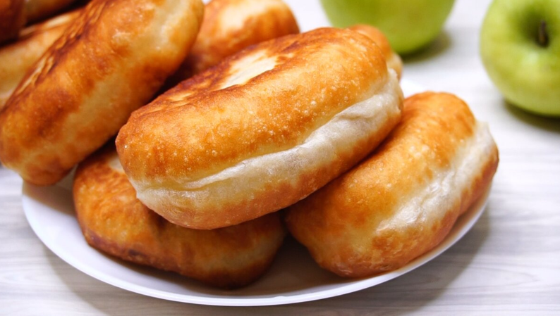 Пирожки для удобного перекуса: тесто, которое хранится в холодильнике