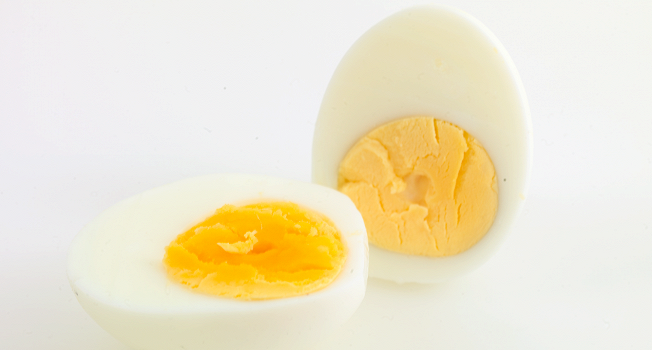 Почему желтки отличаются по цвету: мифы и реальность