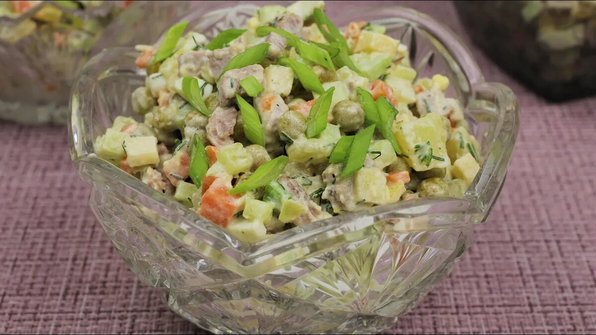 Оливье с тунцом: новая интерпретация классического салата