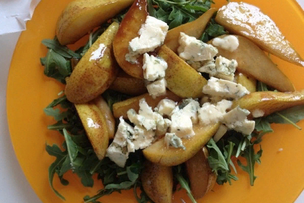 Идеальный салат с грушей и сыром: простота и вкус в одном блюде