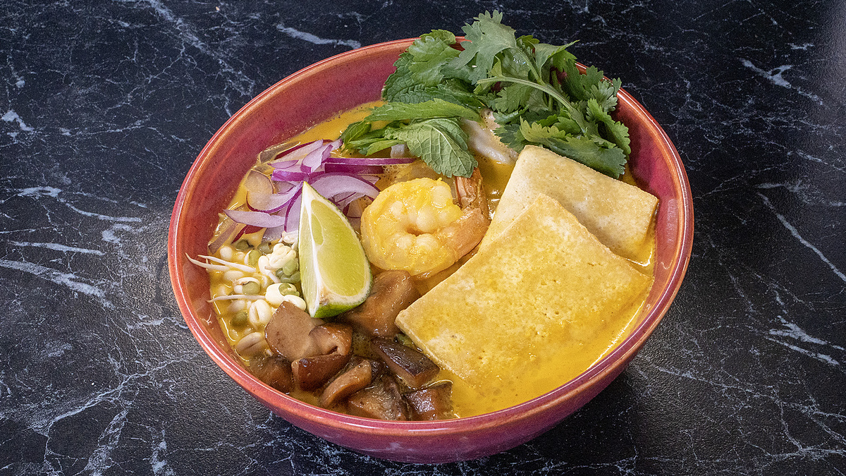 Кулинарный шедевр из юго-восточной Азии: суп карри лакса