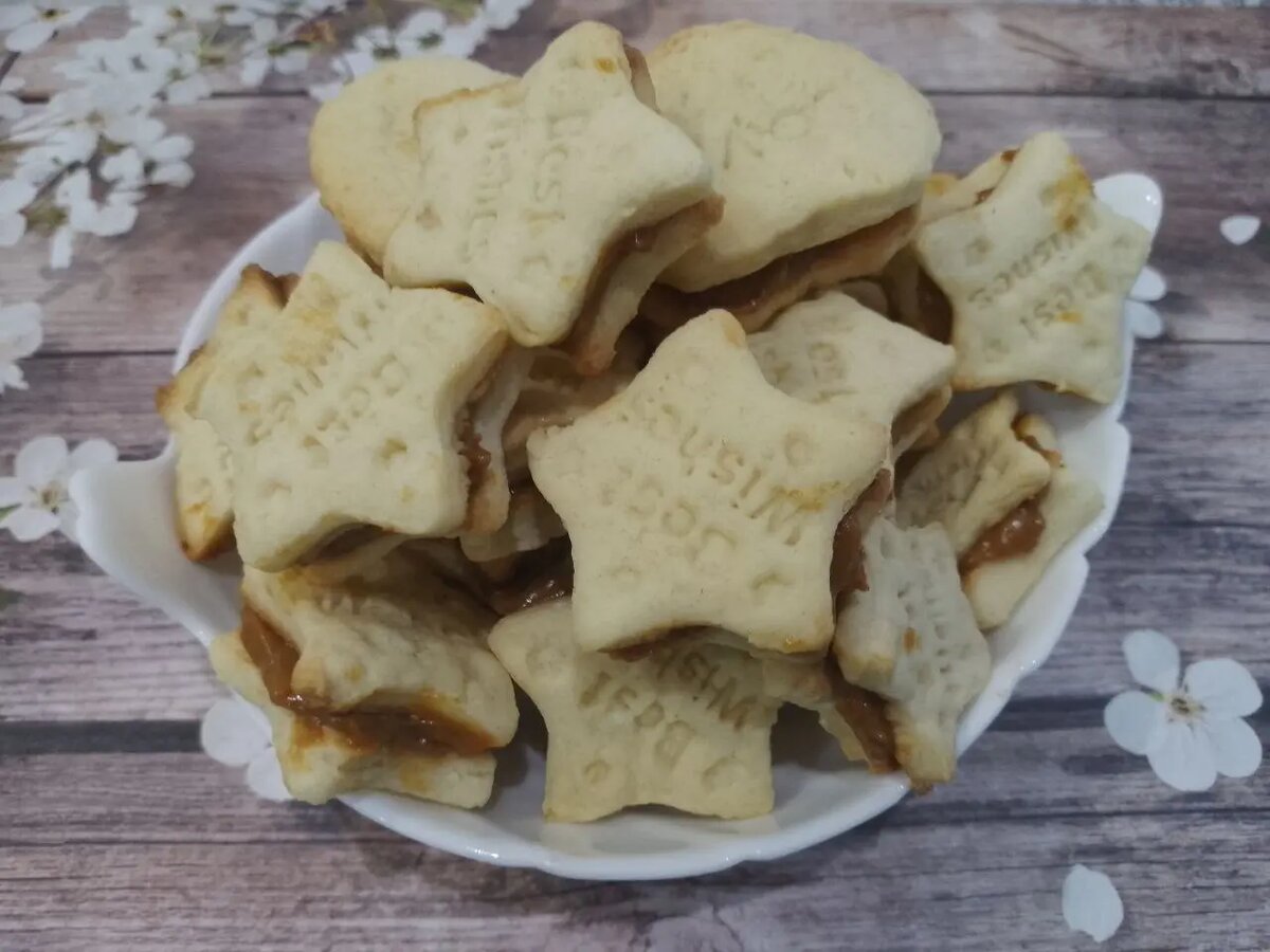 Вкусное творожное печенье с вареным сгущенным молоком для уютного чаепития