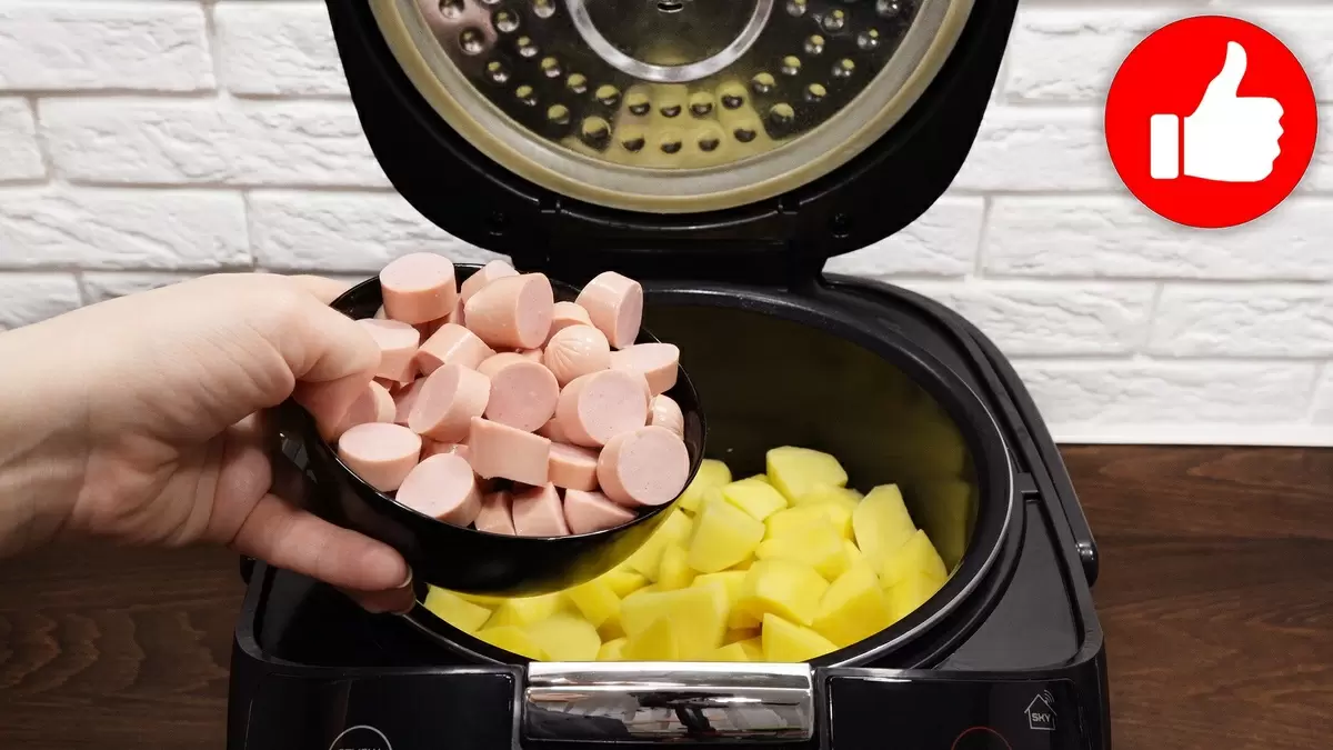 Невероятно вкусный картофель с сосисками в мультиварке: идеальный выбор для семьи