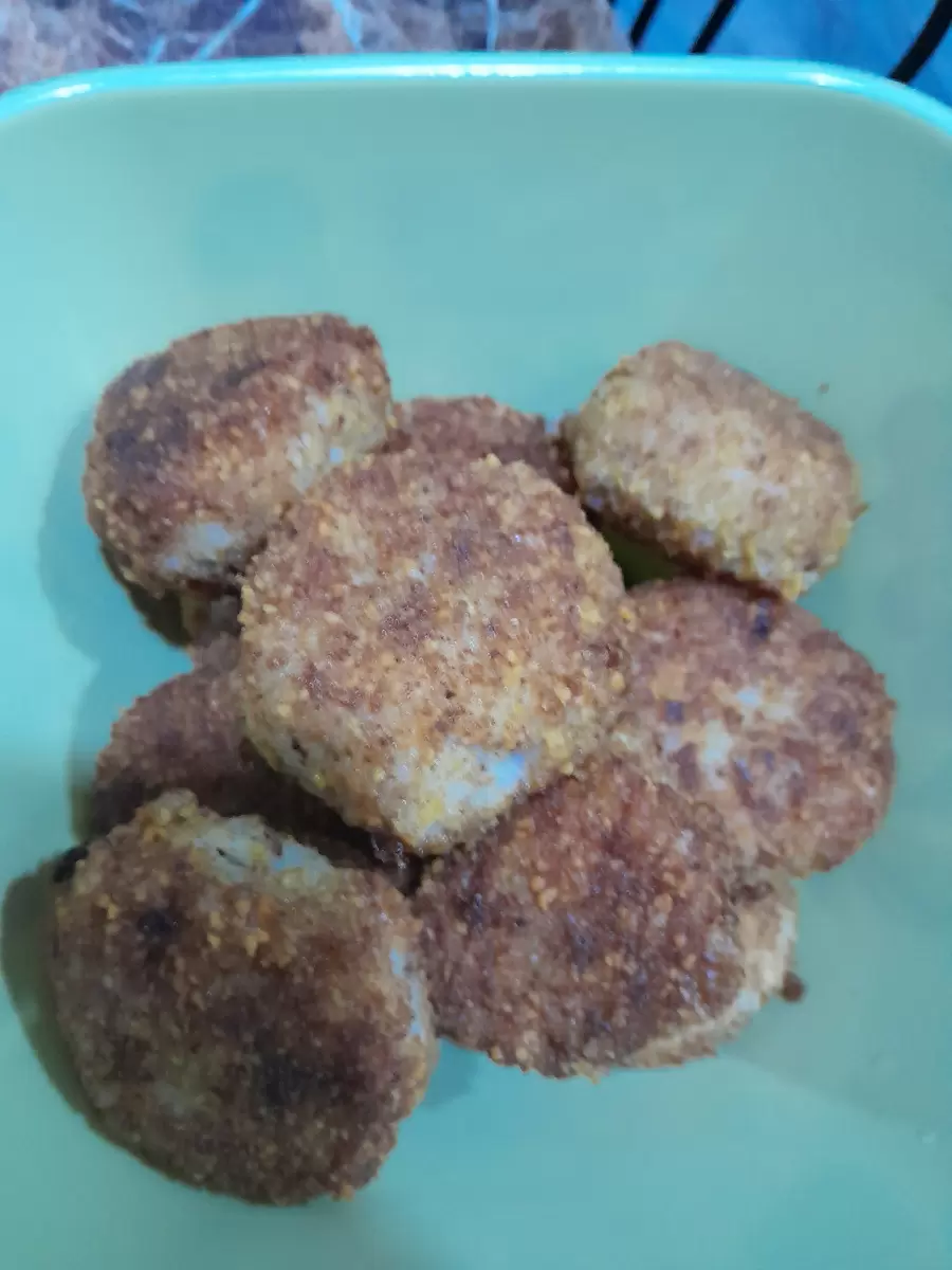 Тефтели с хрустящей корочкой и воздушным пюре: проверенный рецепт