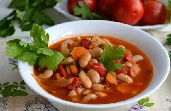 Фасолада: греческий суп, который превратит ваш обед в праздник вкуса