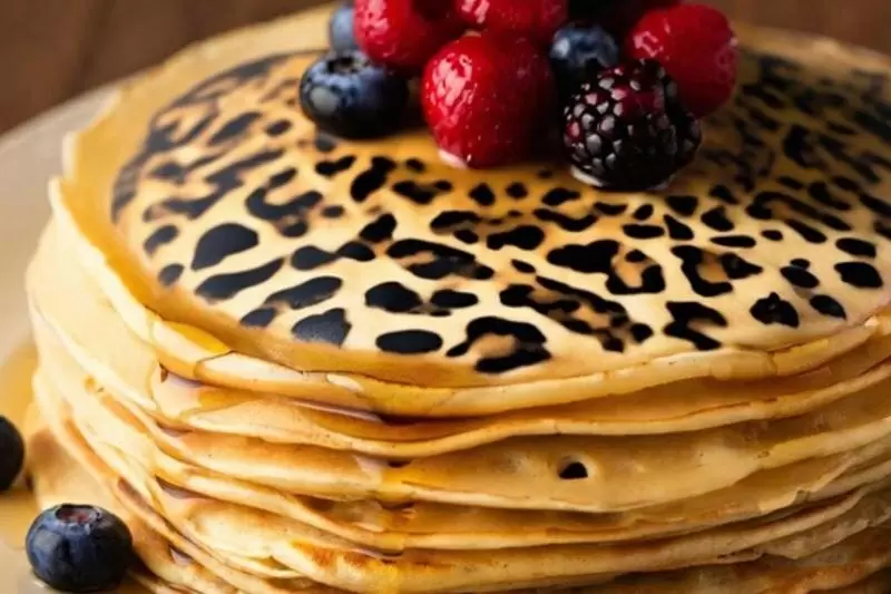 В Свердловской области блины с леопардовым узором стали настоящим хитом Масленицы