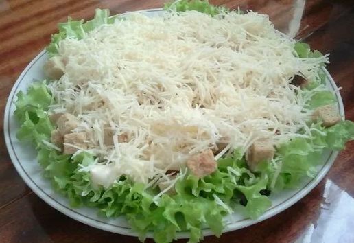 Рыбный салат с брынзой