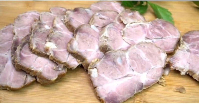 Как просто и вкусно приготовить мясо для бутербродов: секреты сочной буженины